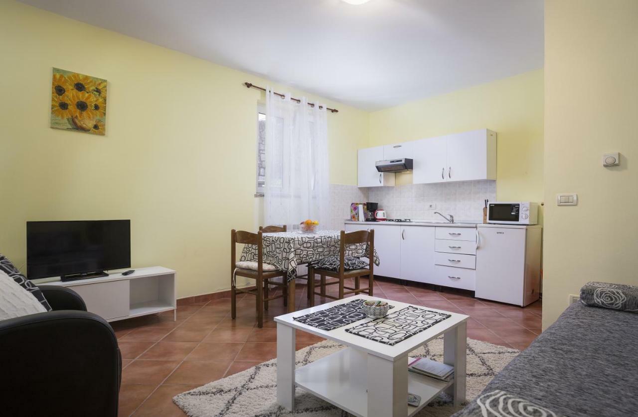 Ella Apartment